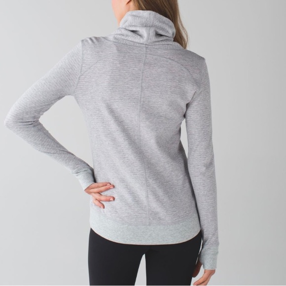 Lululemon In A Cinch Long Sleeve TeeHeathered Light Grey / Classic Stripe - Picture 2 of 12